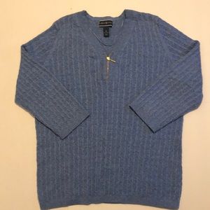 Women’s Knit Long Sleeve Pullover Sweater. NWOT.